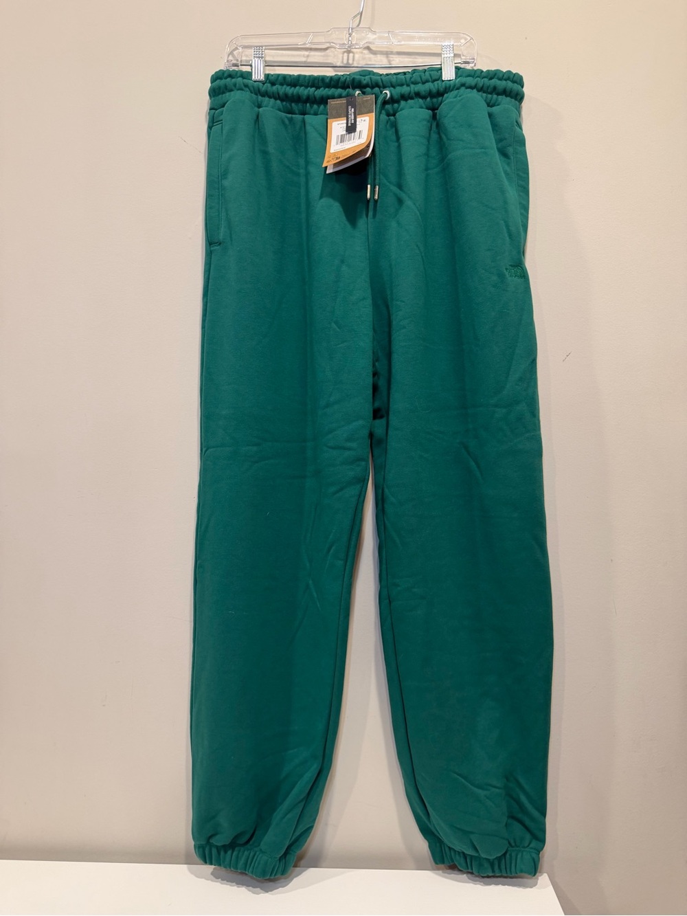 The North Face Men's Relaxed Joggers in Hunter Green